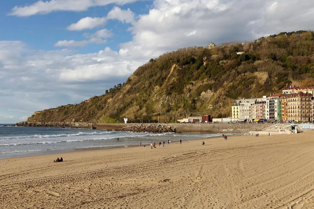 Always Easy I Zurriola Daire San Sebastián İspanya